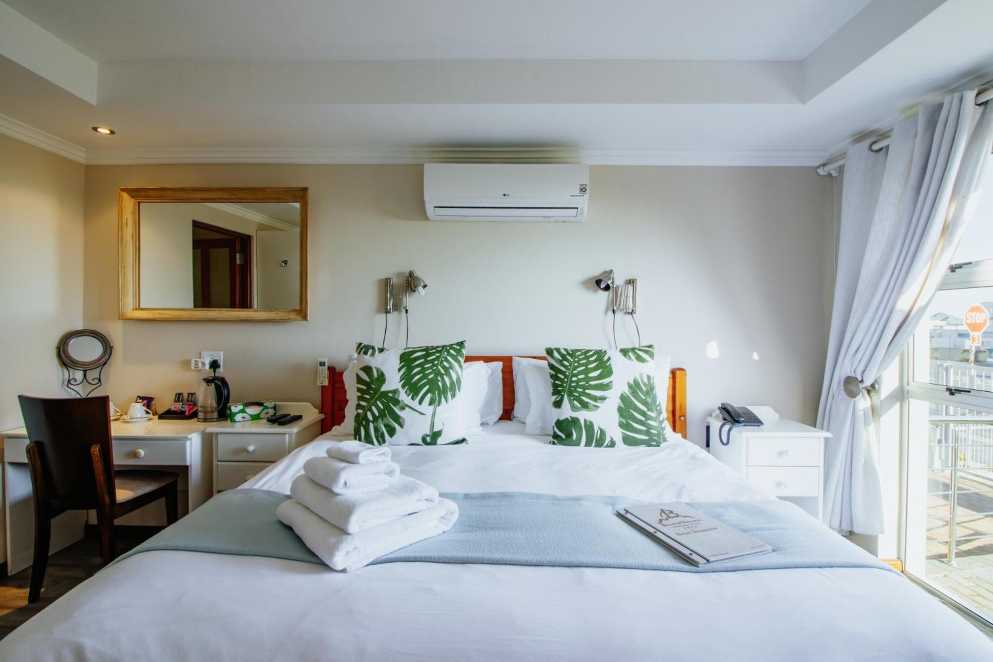 Blaauw Village Guest House 블루버그스트랜드 외부 사진