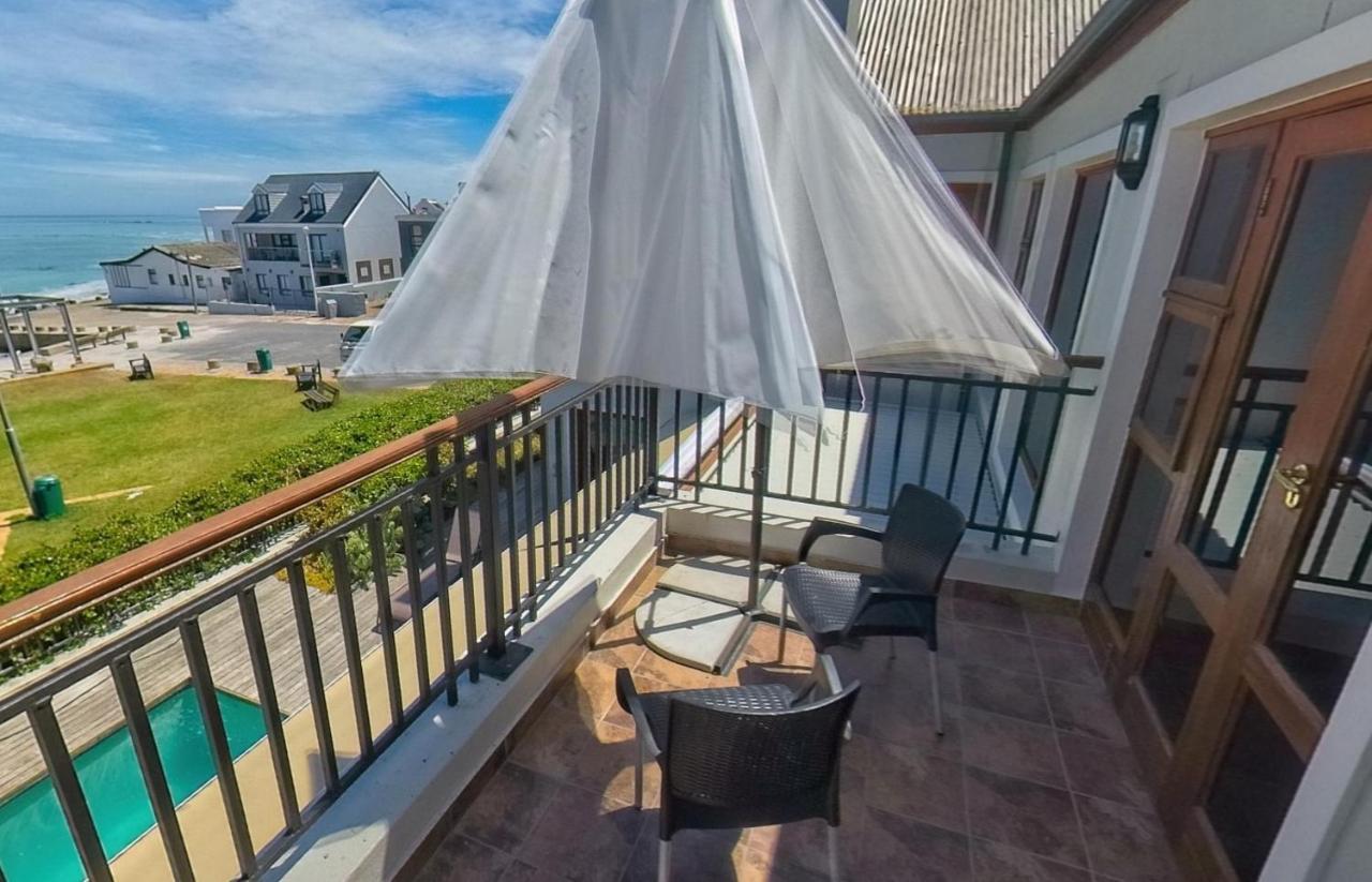 Blaauw Village Guest House 블루버그스트랜드 외부 사진